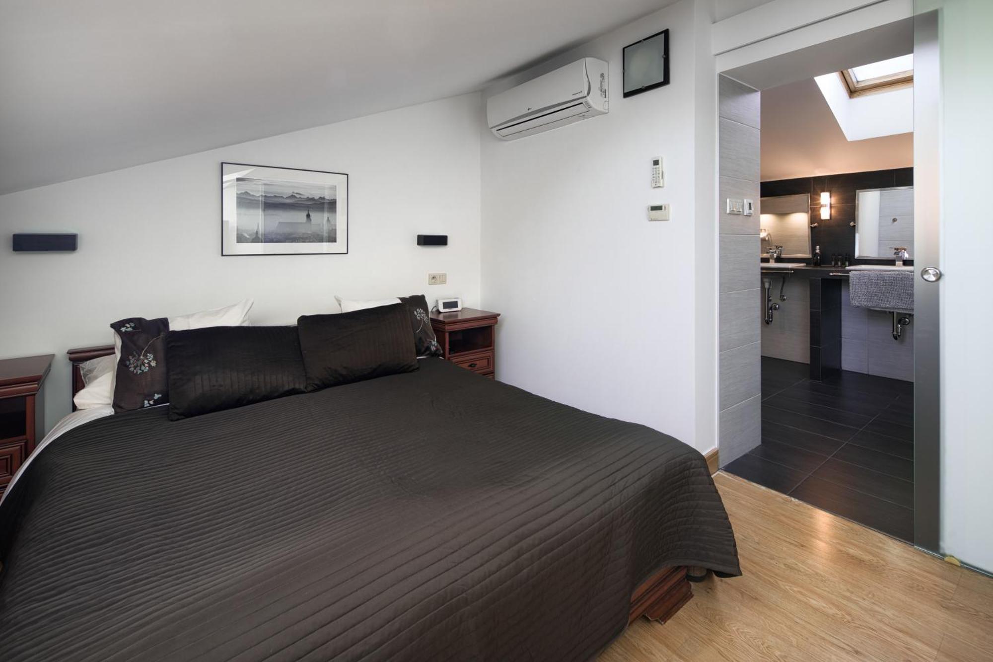 Apartament W Centrum - Duplex Penthouse In The Centre With Terrace And Air Conditioning คราคูฟ ภายนอก รูปภาพ